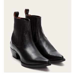 NWT Frye Sacha Chelsea Boot